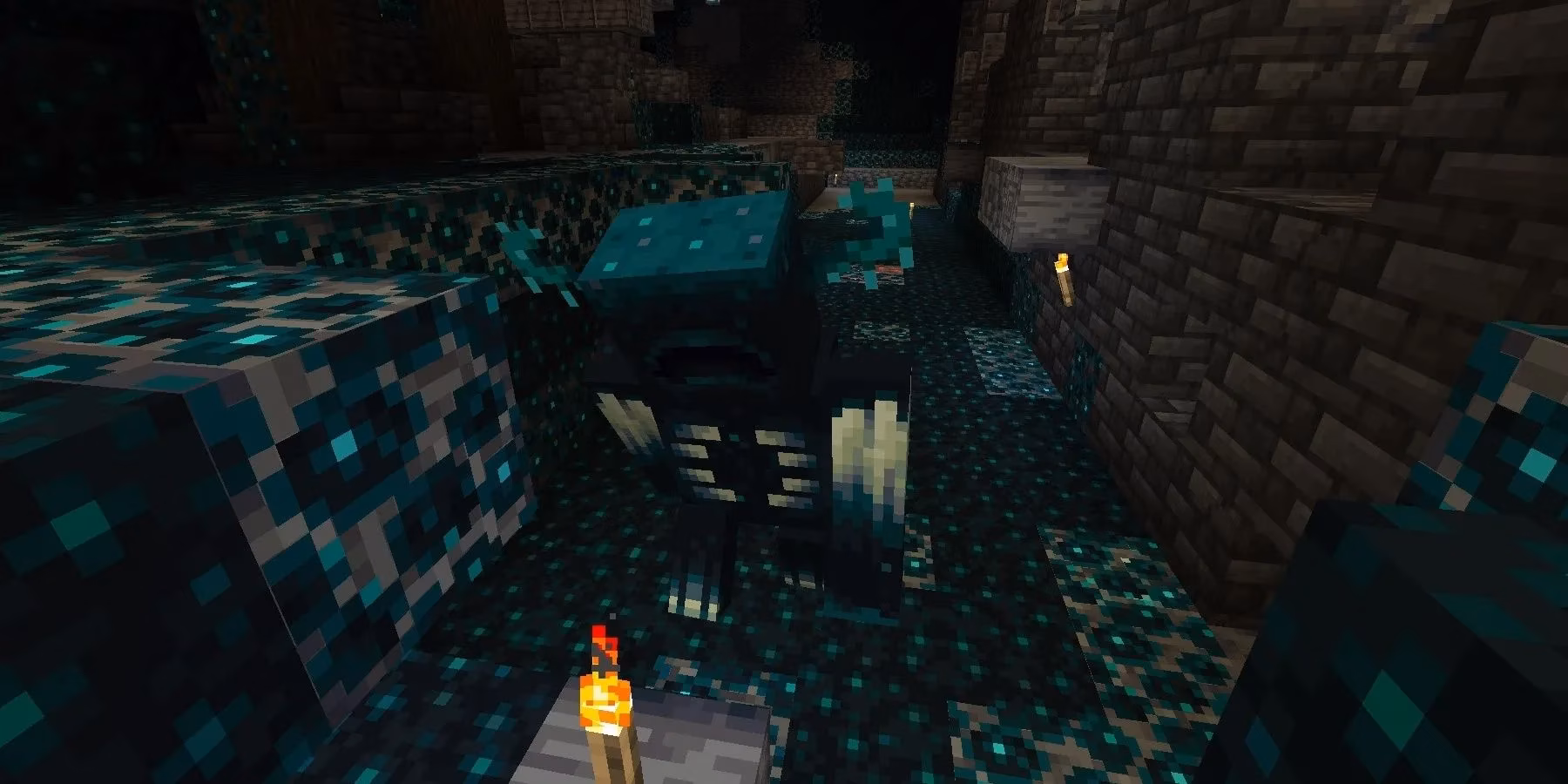 the-pro-s-guide-to-conquering-minecraft-s-spooky-ancient-cities-image-3
